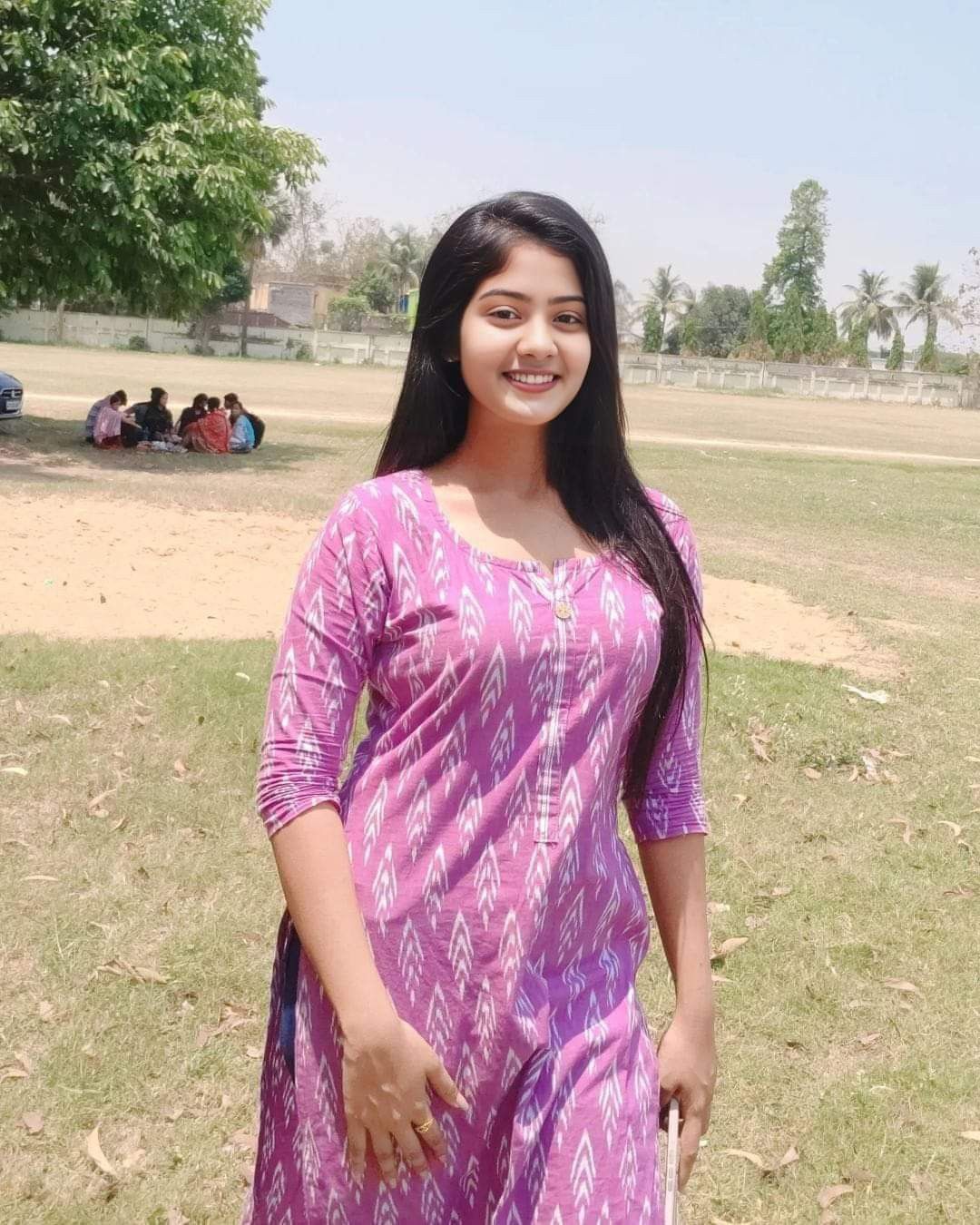 Pakistani College Girl WhatsApp Numbers for Friendship