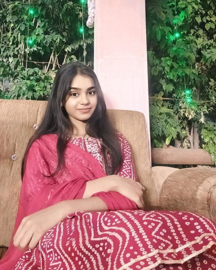 Pakistani College Girl WhatsApp Numbers for Friendship